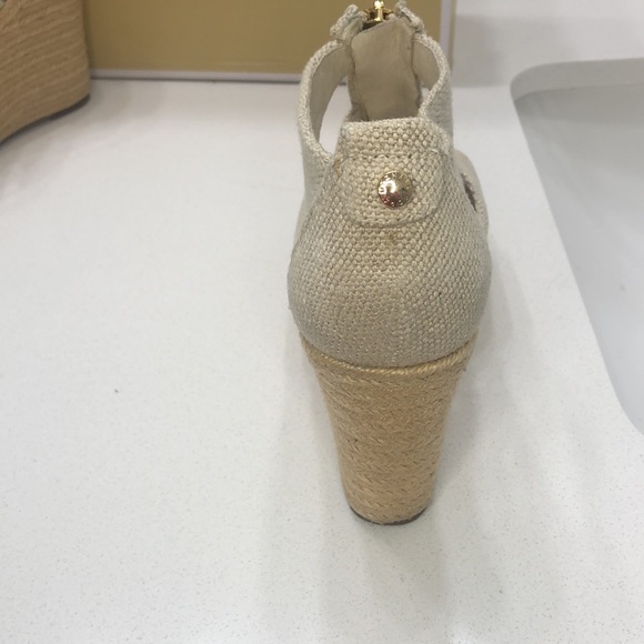 Michael Kors Damita Wedge in natural fabric - size 6 - Picture 10 of 13